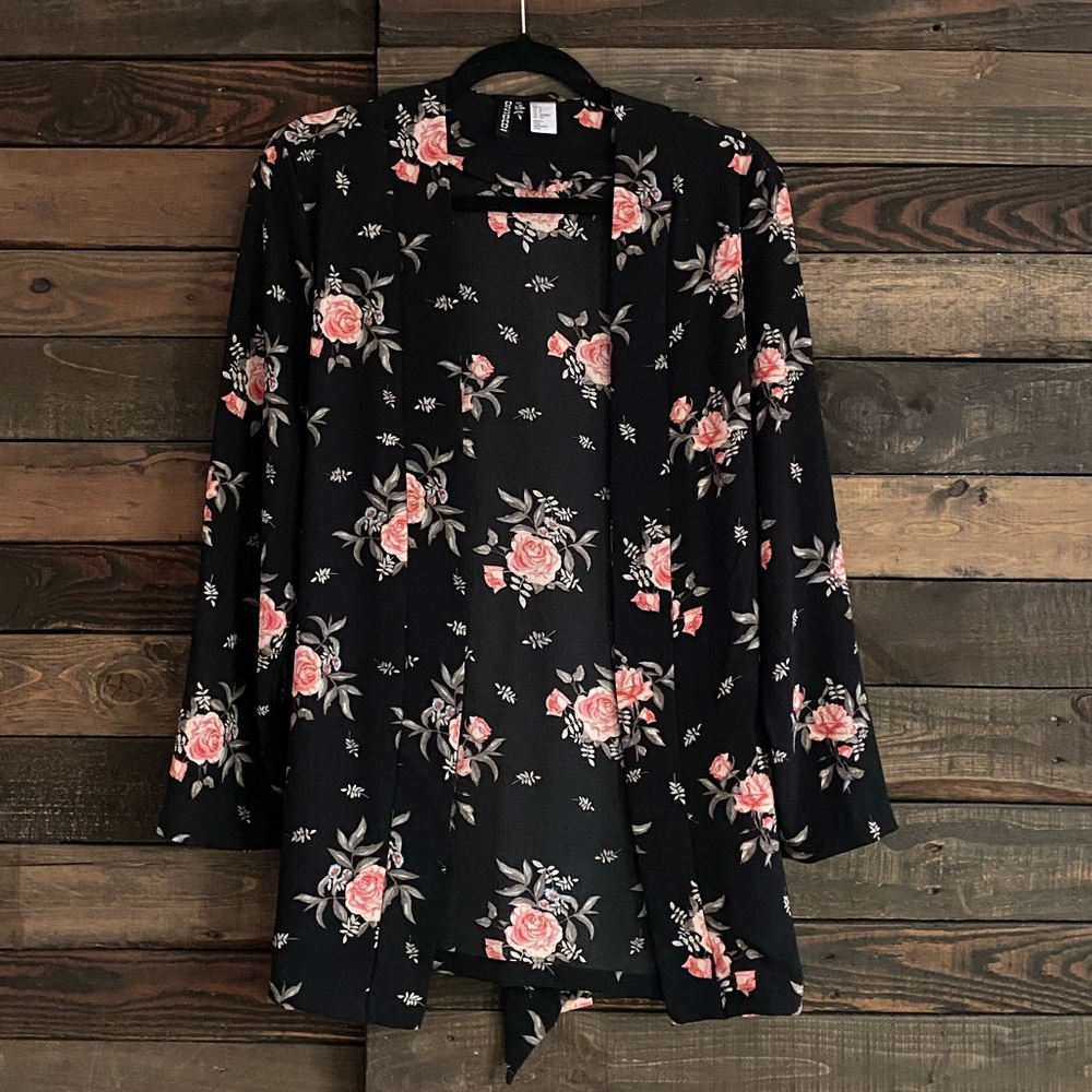 Lightweight floral blazer